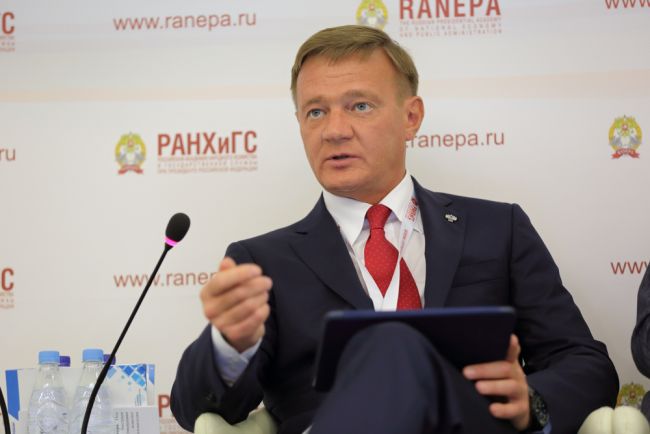 Menteri Transportasi Rusia Roman Starovoit Meninggal Dunia