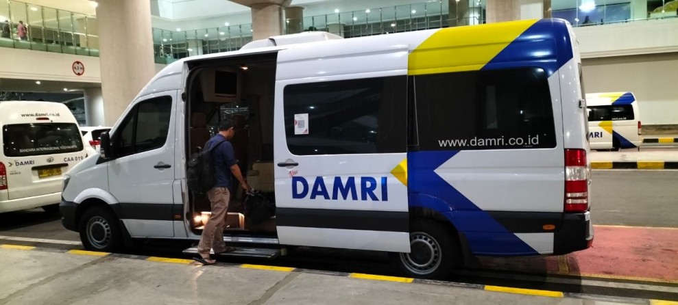 Layanan DAMRI Permudah Akses Transportasi Bandara YIA Masyarakat