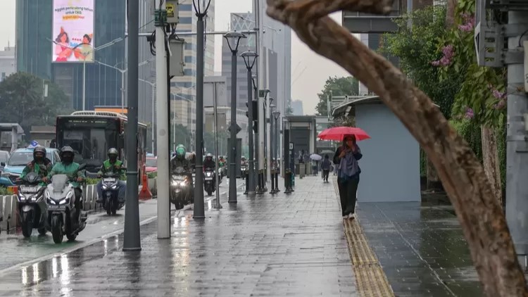 Hujan Mendominasi Jakarta Hari Ini, Prakiraan Cuaca BMKG Sabtu 3 Januari 2026