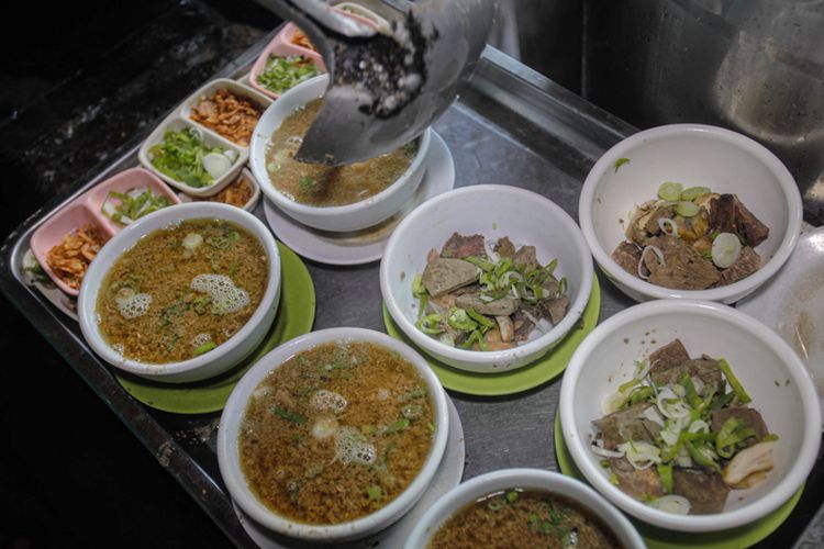 Tiga Tempat Kuliner Coto Makassar Wajib Dicoba di Surabaya
