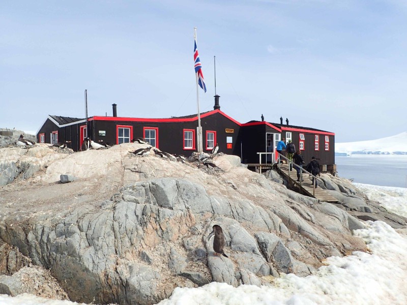 Destinasi Dunia yang Sebaiknya Dihindari Tahun 2026