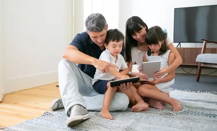Orang Tua Wajib Dampingi Anak Agar Tidak Kecanduan Gadget