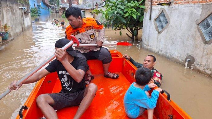 Banjir Melanda Perumahan Sawangan Asri di Depok: 40 Rumah Terendam, Warga Bertahan di Tengah Bencana