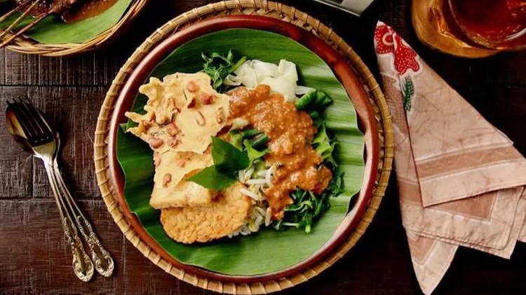 10 Tempat Makan Pecel di Semarang yang Wajib Dicoba Para Pecinta Kuliner Tradisional