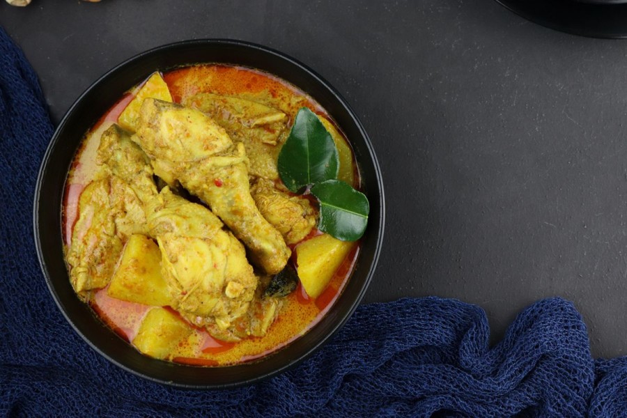 Resep Kari Ayam Kuning Lezat dengan Bumbu Rempah Lengkap yang Mudah Dibuat