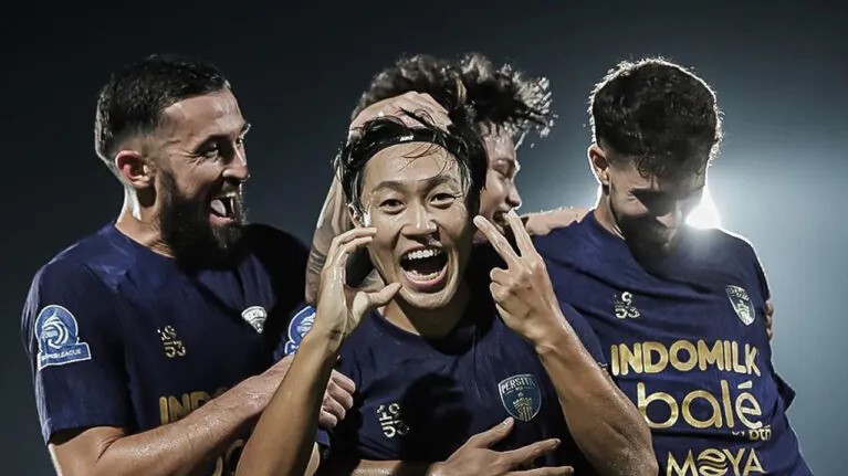 Persita Tangerang Raih Empat Kemenangan Beruntun, Pena Soroti Mentalitas Tim Persita Tangerang Raih Empat Kemenangan Beruntun, Pena Soroti Mentalitas Tim
