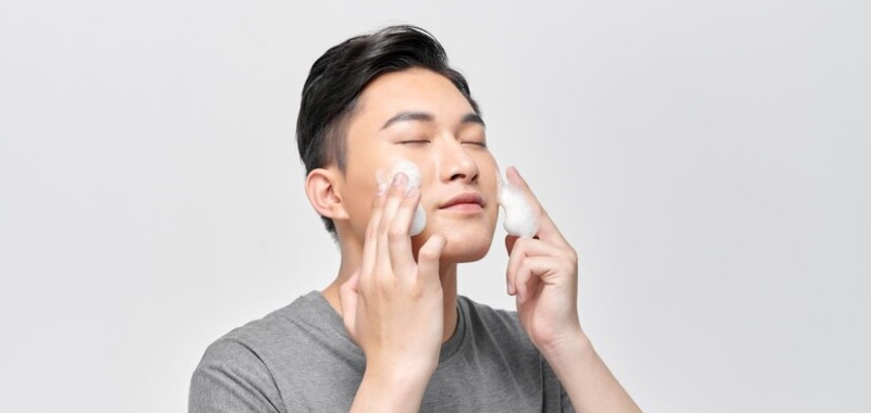 Skincare Pria Pemula: 3 Produk Wajib Pakai