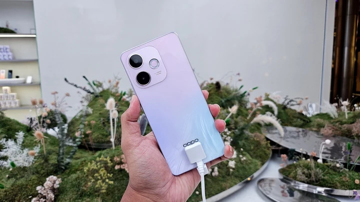 5 HP Oppo Mid Range Canggih Harga Sekitar Empat Juta