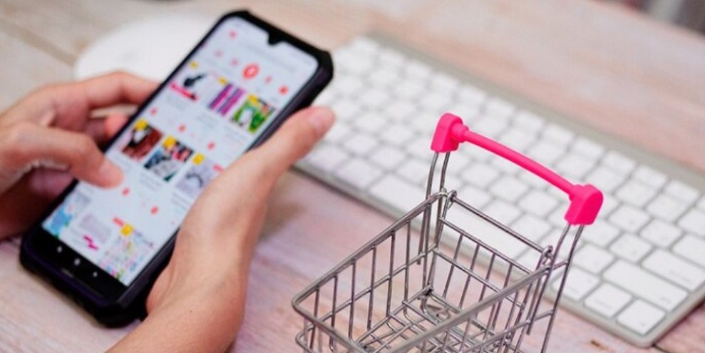 Belanja Online Meningkat Pesat Dorong Tren Keuangan Digital di Masyarakat