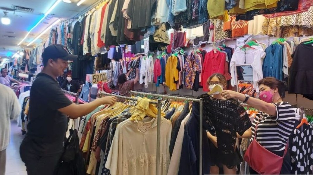 Thrifting Pasar Senen adalah Surga Belanja Barang Bekas Berkualitas di Jakarta