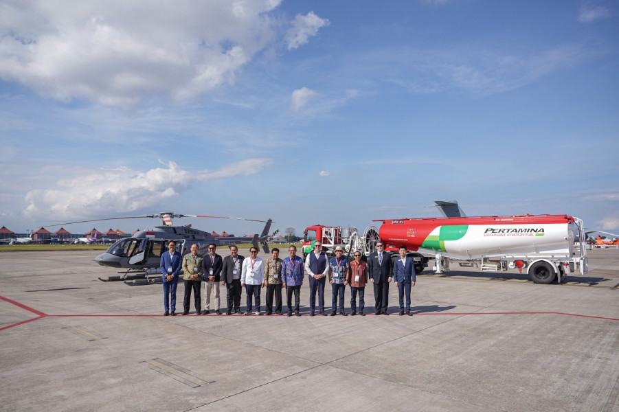 Mengurangi Jejak Karbon: Sinergi Pertamina Patra Niaga dan SGI dalam Penggunaan SAF untuk Penerbangan Helikopter Mengurangi Jejak Karbon: Sinergi Pertamina Patra Niaga dan SGI dalam Penggunaan SAF untuk Penerbangan Helikopter