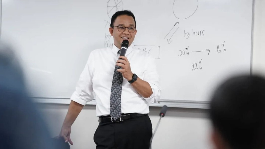 Anies Baswedan dan Filosofi Papan Tulis