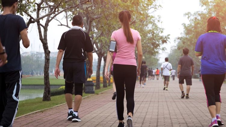 Rutin Jalan Cepat Setiap Hari Bisa Meningkatkan Kesehatan dan Umur Panjang