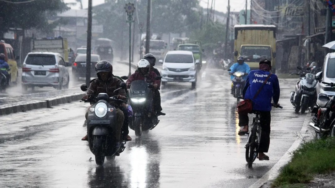 BMKG Prediksi Hujan Lebat 24 Januari 2026 Sejumlah Wilayah Indonesia Timur