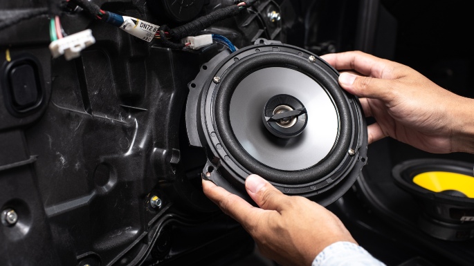 Daftar Tempat Service Audio Mobil Terlengkap dan Biayanya