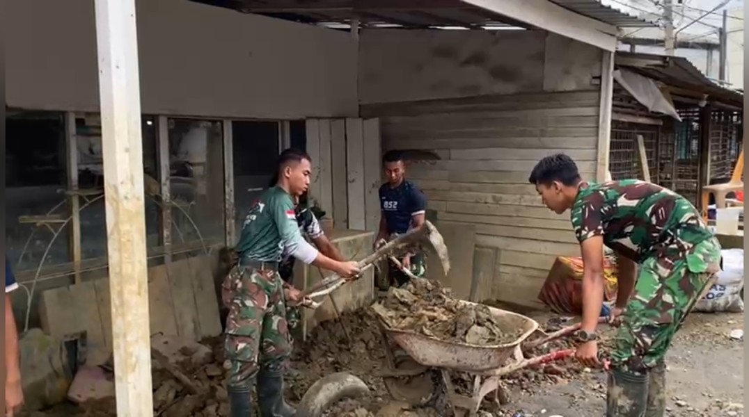 Jelang Ramadhan 2026, TNI Bergerak Pulihkan Rumah Lansia dan Guru Terdampak Banjir di Aceh