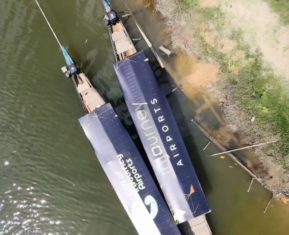 Dukung Pariwisata Berkelanjutan, PT Angkasa Pura Indonesia Serahkan Perahu Wisata ke Desa Gema Subayang