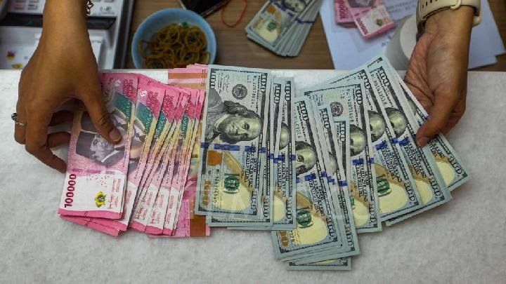 Strategi Bank Jaga Likuiditas Valas di Tengah Pelemahan Rupiah yang Terus Berlanjut