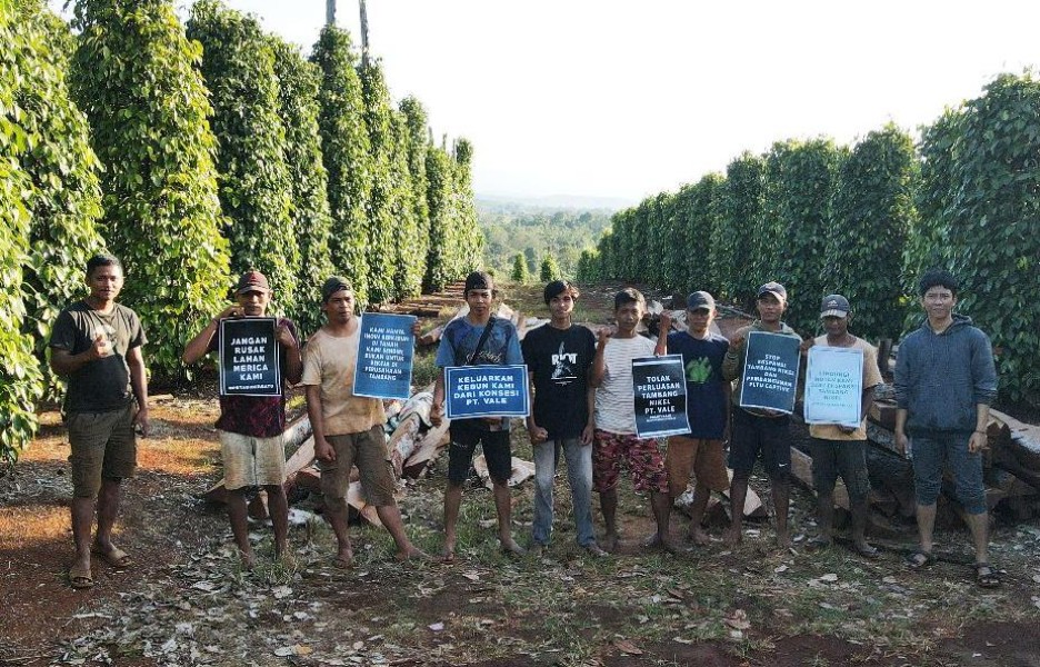 Petani Desa Molino Lakukan Aksi Protes, Tuntut Kompensasi dari Perusahaan Nikel