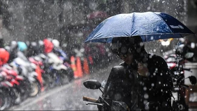 Prakiraan Cuaca BMKG Kamis 22 Januari 2026 Surabaya Berpotensi Hujan Ringan