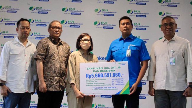 BPJS Ketenagakerjaan Cabang Bekasi Cikarang Serahkan Santunan Rp818 Juta kepada Dua Ahli Waris Pekerja pada Peringatan Hari Buruh Internasional