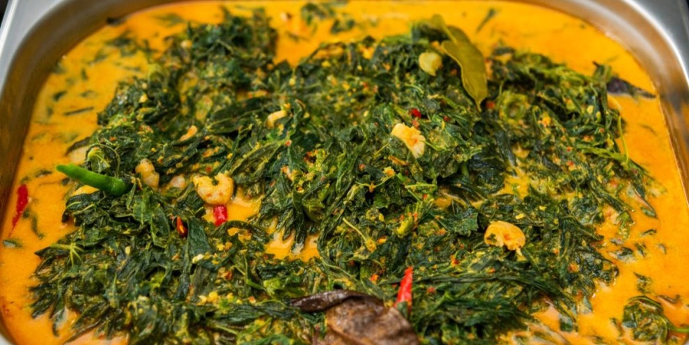 Nikmati Lezatnya Gulai Daun Singkong Ala Warung Padang yang Autentik