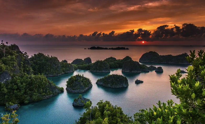 Raja Ampat Menghadapi Masa Kritis Pertambangan