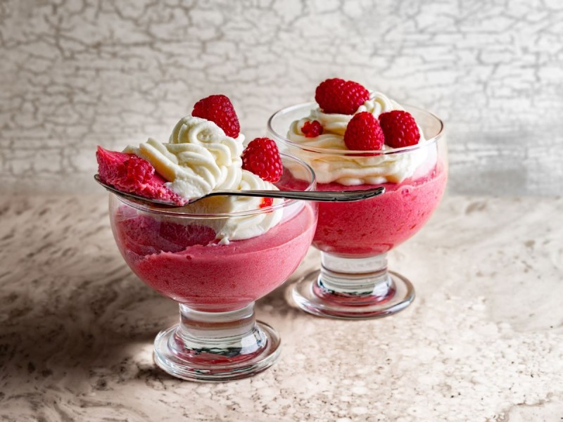 5 Trik Mousse Raspberry Lembut Creamy yang Selalu Sukses di Rumah