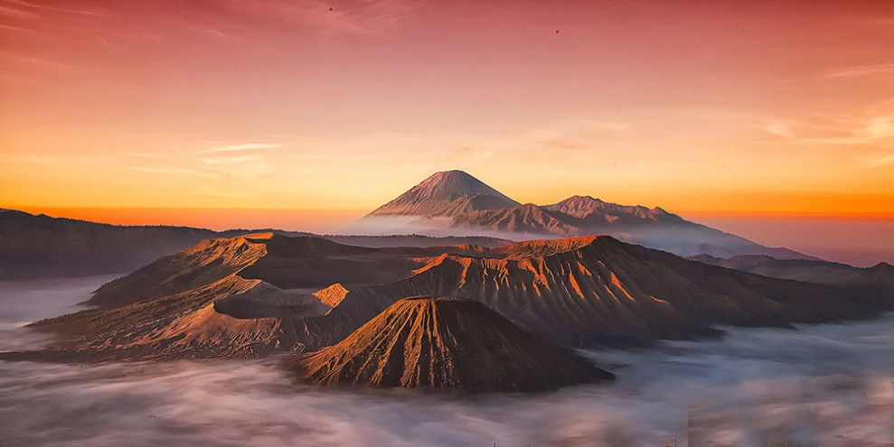 Menjelajah Pesona Wisata Bromo dengan Panorama Lengkap