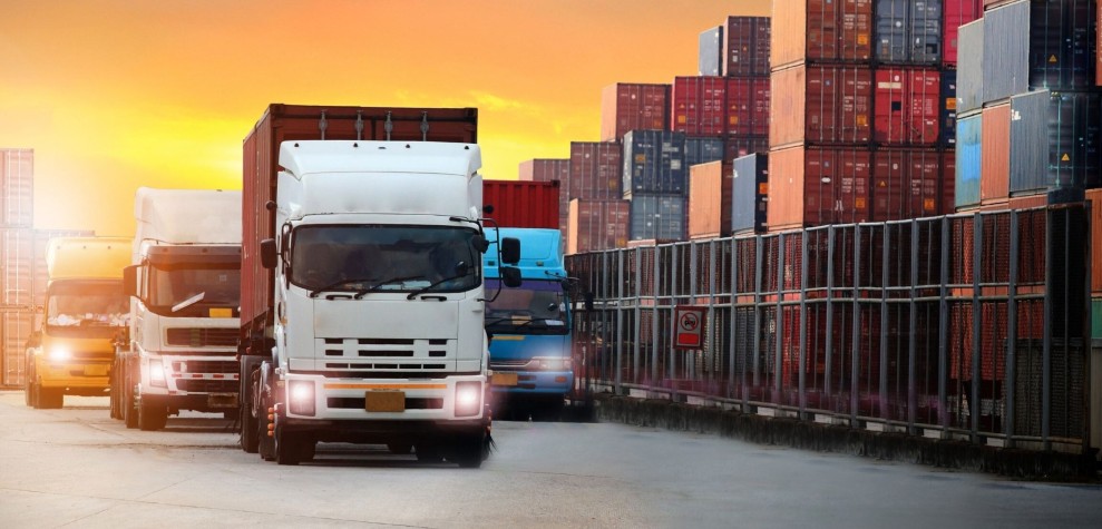Membangun Infrastruktur Logistik Khusus: Solusi untuk Kemacetan dan Efisiensi Ekonomi Indonesia