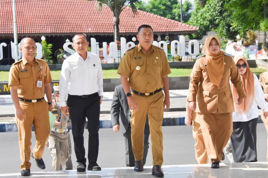 Bupati dan Wakil Bupati Flores Timur Menolak Kendaraan Dinas Baru: Komitmen Mengutamakan Kepentingan Warga