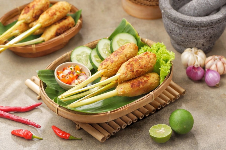 7 Makanan dan Camilan Khas Bali yang Wajib Dicoba Saat Liburan di Pulau Dewata