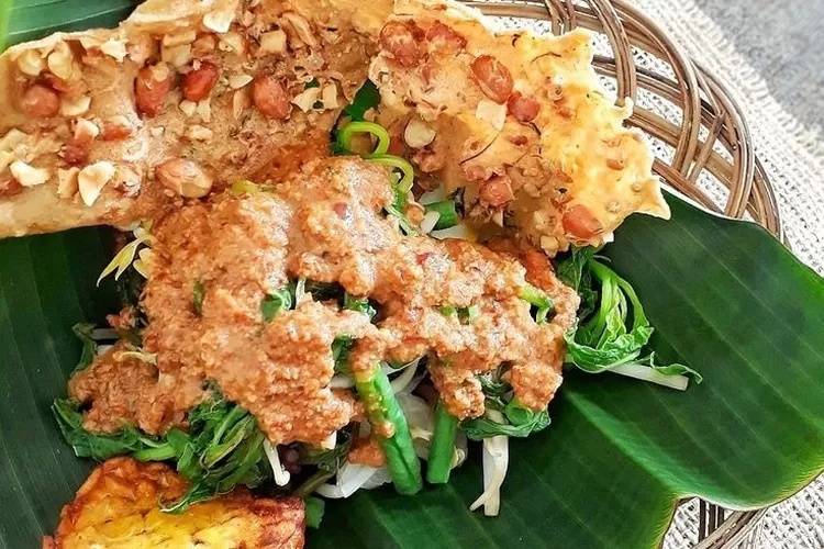 4 Pecel Legendaris di Madiun, Wajib Dicoba Pecinta Kuliner Tradisional