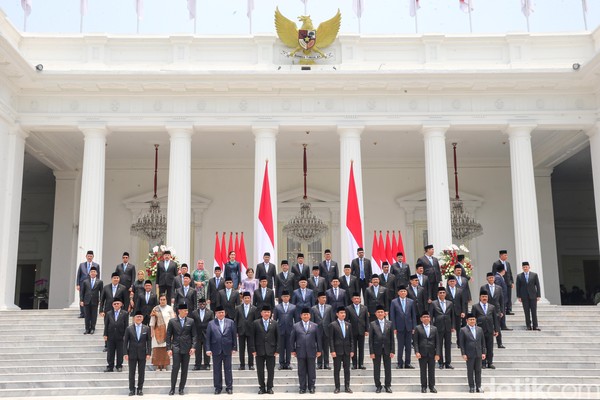 Setahun Kabinet Merah Putih, Prabowo Lakukan 3 Reshuffle Besar