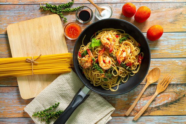 Resep Fettuccine Udang Tomat, Simple tapi Penuh Cita Rasa