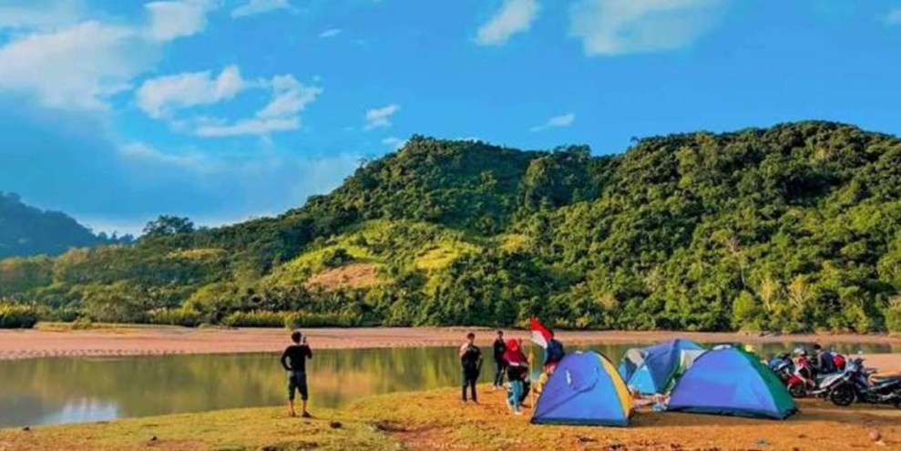 7 Tempat Camping di Banyuwangi dengan View yang Menawan