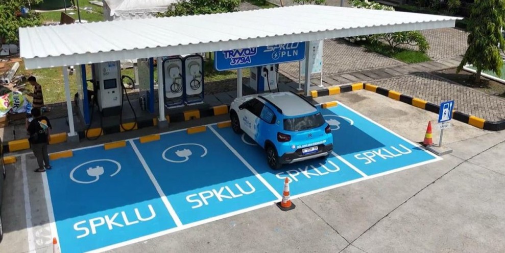 Strategi Mengatur SPKLU untuk Pengisian Mobil Listrik Saat Mudik