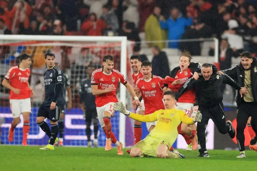 Momen Ajaib Gol Menit Akhir Kiper Benfica Anatoliy Trubin Guncang Gawang Real Madrid