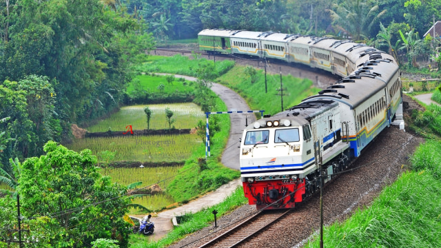 Naik Kereta Api ke Bandung Cuma Rp16.000, Ini Rutenya