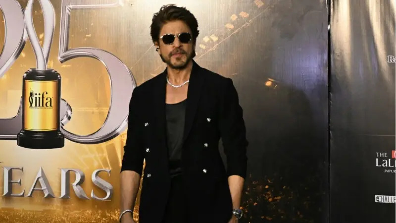 Sorotan Gaya Hidup dan Teknologi: Debut Shah Rukh Khan di Met Gala 2025 dan Peluncuran Mobil Listrik Polytron G3 Series