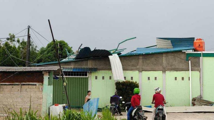 Angin Puting Beliung Rusak Perumahan di Batam, Developer Siapkan Hunian Sementara untuk Korban