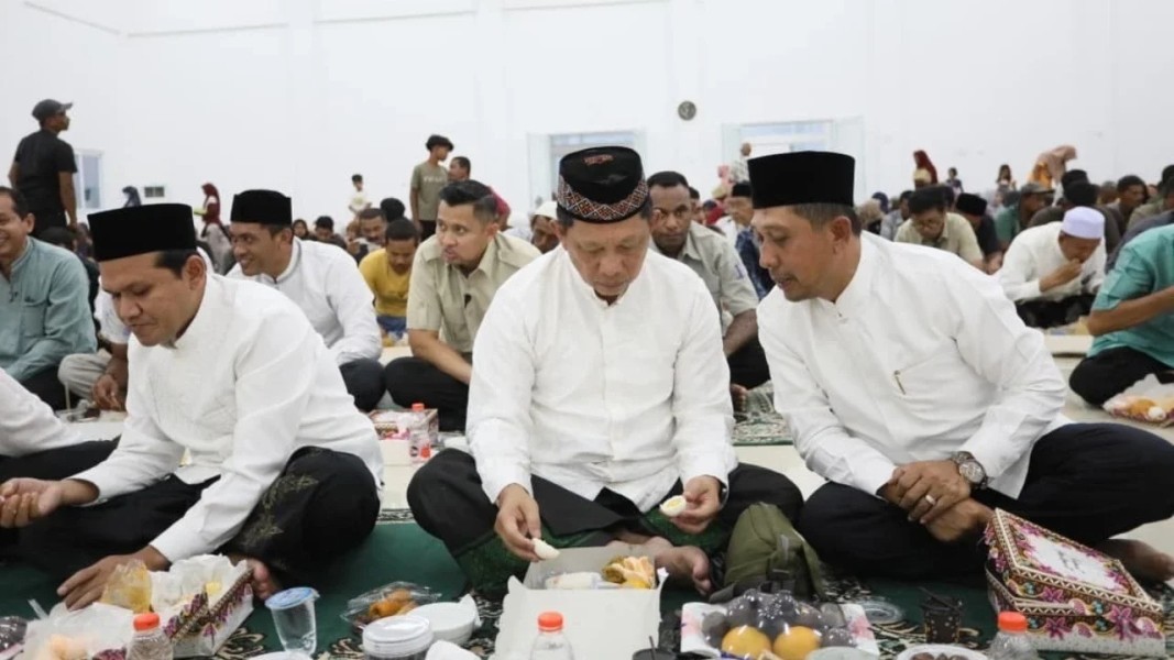 Buka Puasa Pidie Jaya 2026 Tito Percepat Infrastruktur dan Huntap