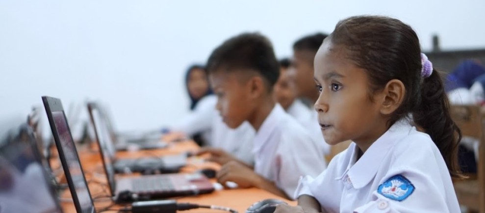 Revolusi Teknologi Pendidikan di Indonesia: Inovasi Digital Mengubah Wajah Pembelajaran