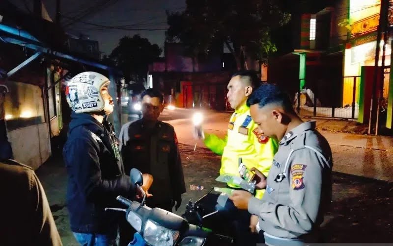 Keamanan Fasilitas BCA Ditingkatkan, Patroli Malam di Kecamatan Bululawang untuk Antisipasi Kriminalitas