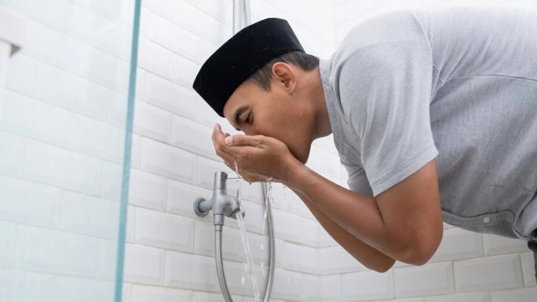 Hukum Wudu Saat Berpuasa: Sunah Berkumur Bisa Ditinggalkan