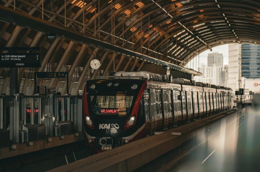 PT KAI Daop 3 Cirebon Siapkan 23 Ribu Tiket Kereta Api untuk Hadapi Lonjakan Penumpang Libur Panjang Waisak 2025