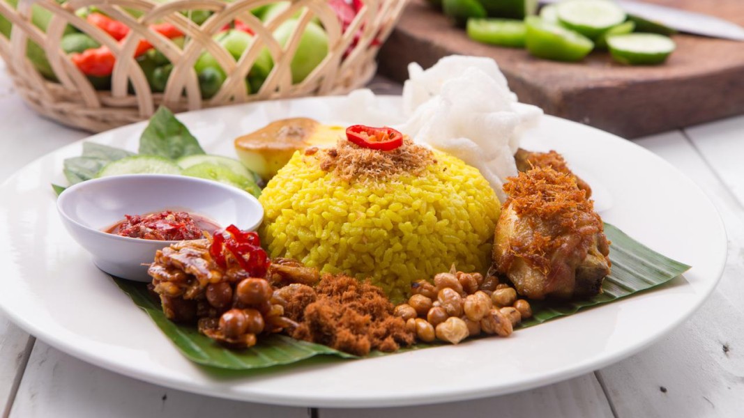 11 Rekomendassi Tempat Nasi Kuning Bandung Rasa Khas Terbaik