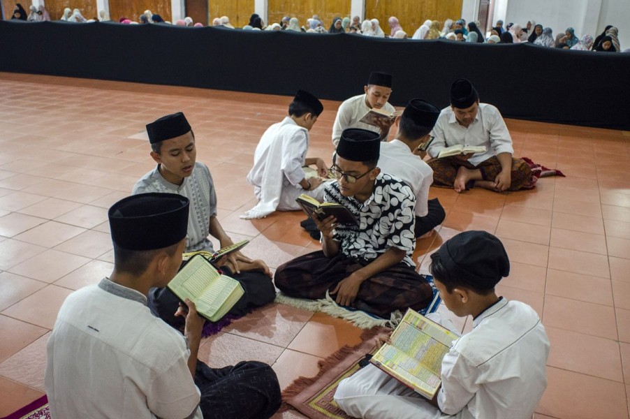 Tadarus On Air di Suara Muslim, Siswa SD Muhammadiyah 19 Surabaya Tampil Percaya Diri di Malam ke-11 Ramadan