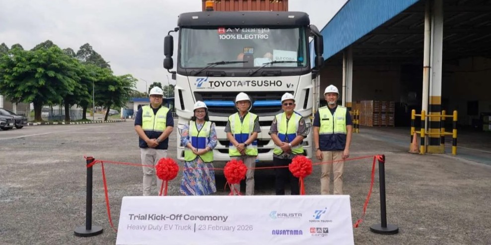 Indika Energy Uji Coba Truk Kontainer EV dengan Toyota Tsusho