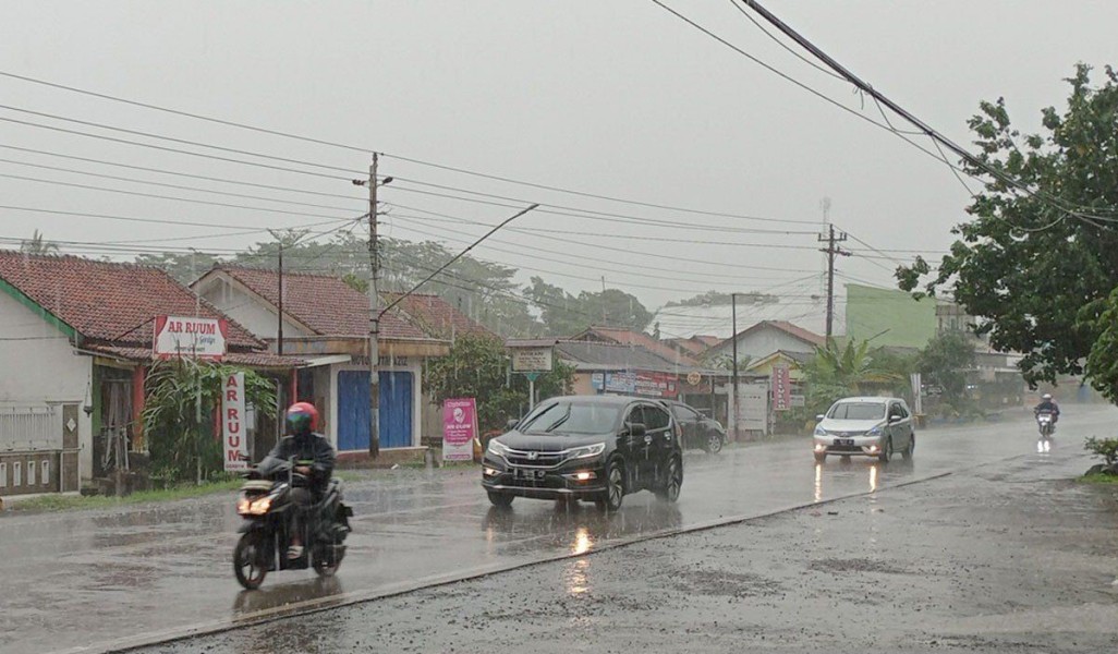 BMKG Prediksi Hujan Ringan Meriahkan Awal Ramadan di Jawa Timur
